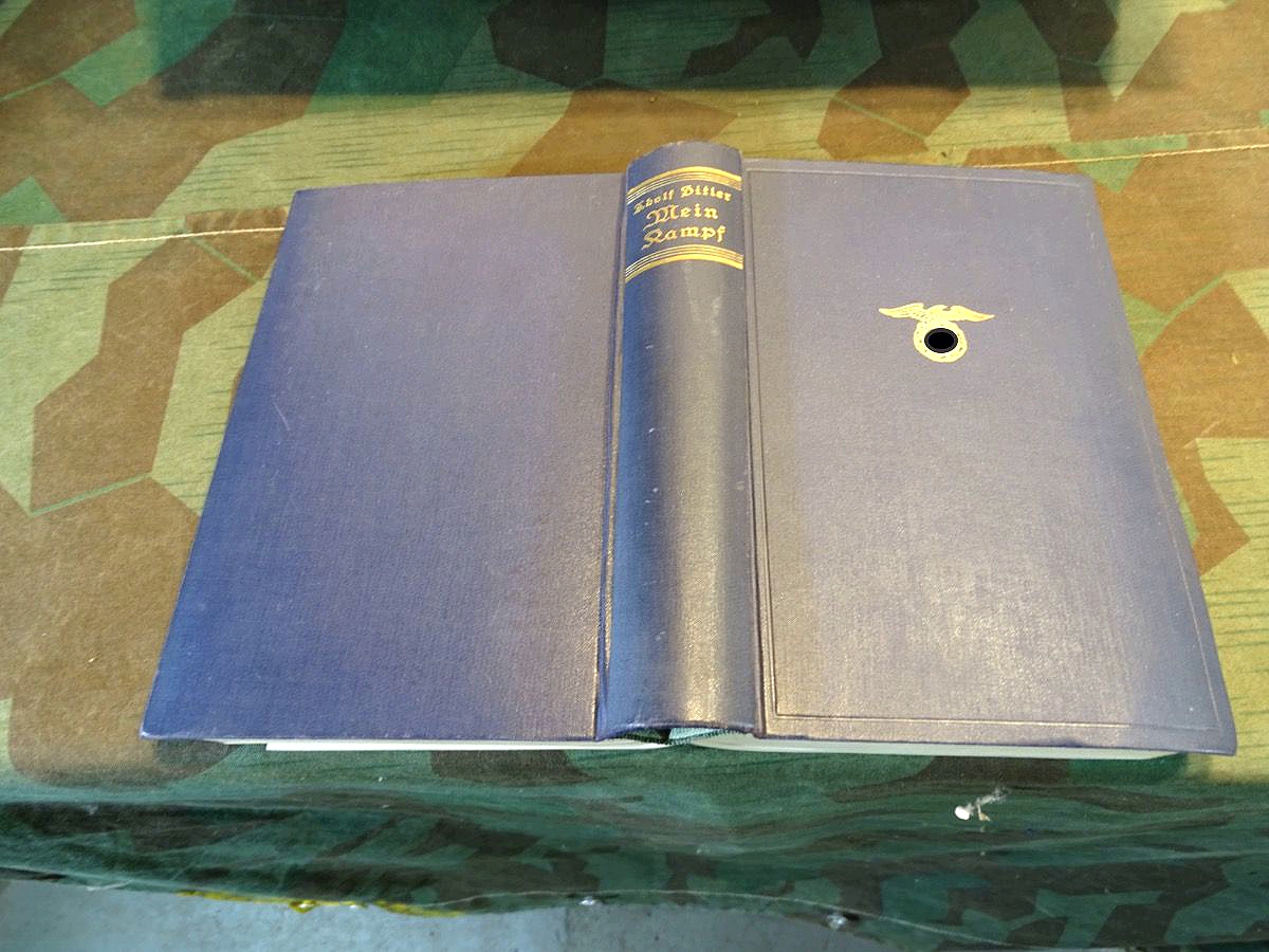 "Mein Kampf", Adolf Hitler,  frühe Ausgabe, blauer Leineneinband 1933, Berlin
