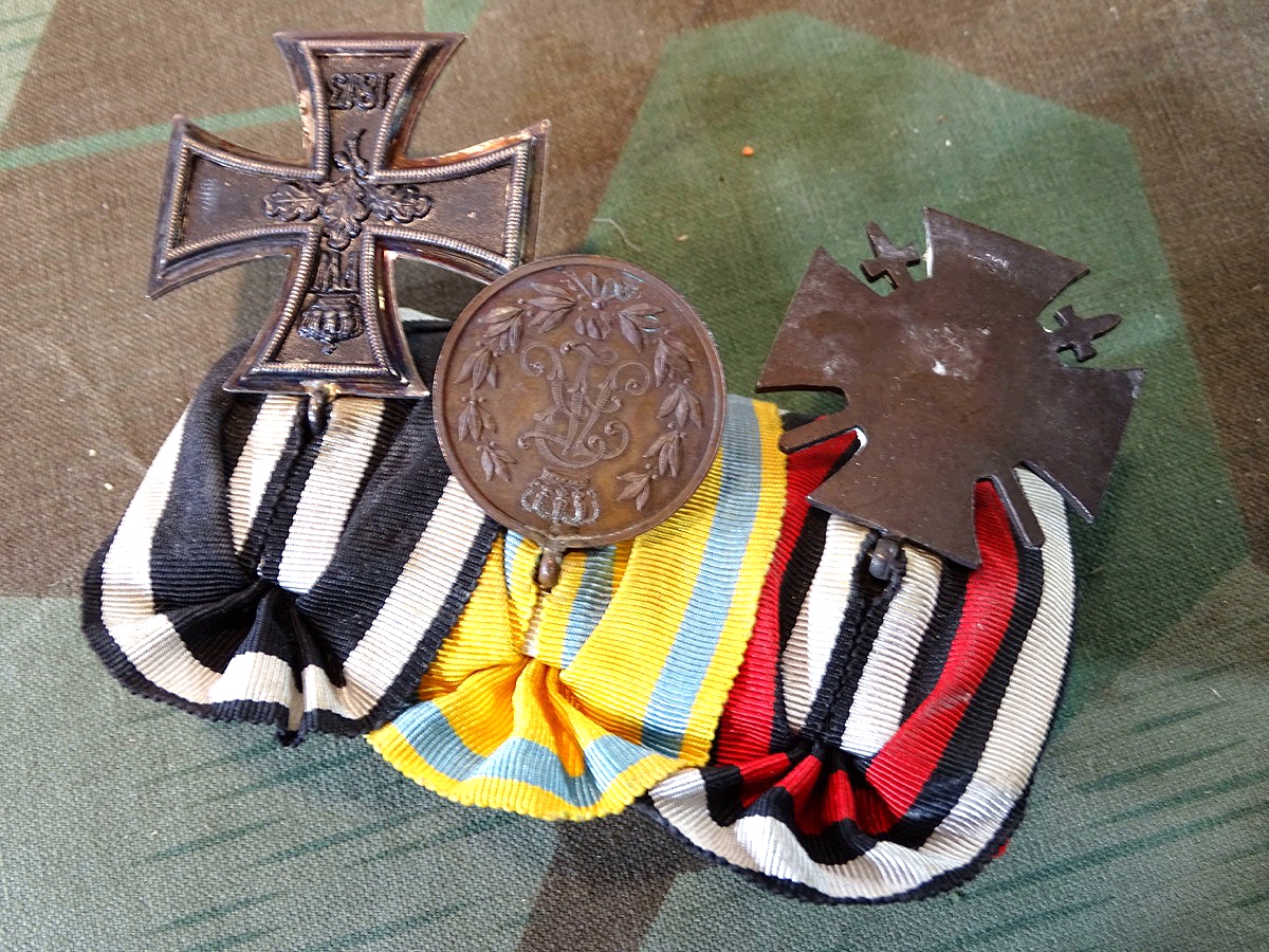 3er Ordensspange EK 2 1914, Friedrich August Medaille, Ehrenkreuz für Frontkämpfer 3er Ordensspange EK 2 1914, Friedrich August Medaille, Ehrenkreuz für Frontkämpfer
