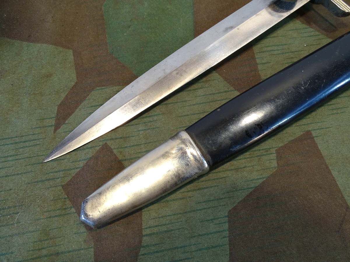REICHSLUFTSCHUTZBUND DOLCH M36 FÜR UNTERFÜHRER MIT LEDERHÄNGER REICHSLUFTSCHUTZBUND DOLCH M36 FÜR UNTERFÜHRER MIT LEDERHÄNGER