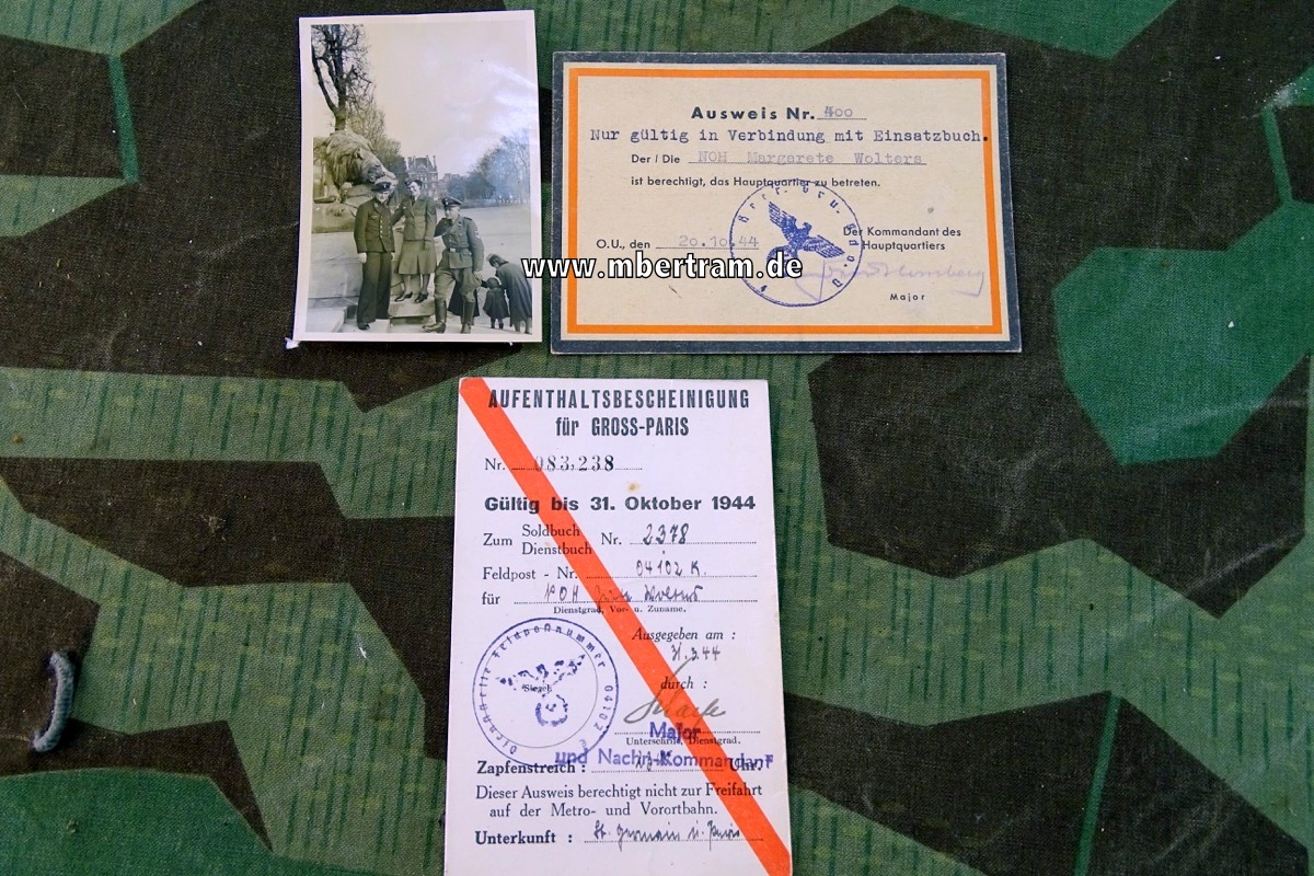 Ausweis für eine Nachrichtenoberhelferin 20.10.1944, Aufenthalt Paris, Foto SS Mann
