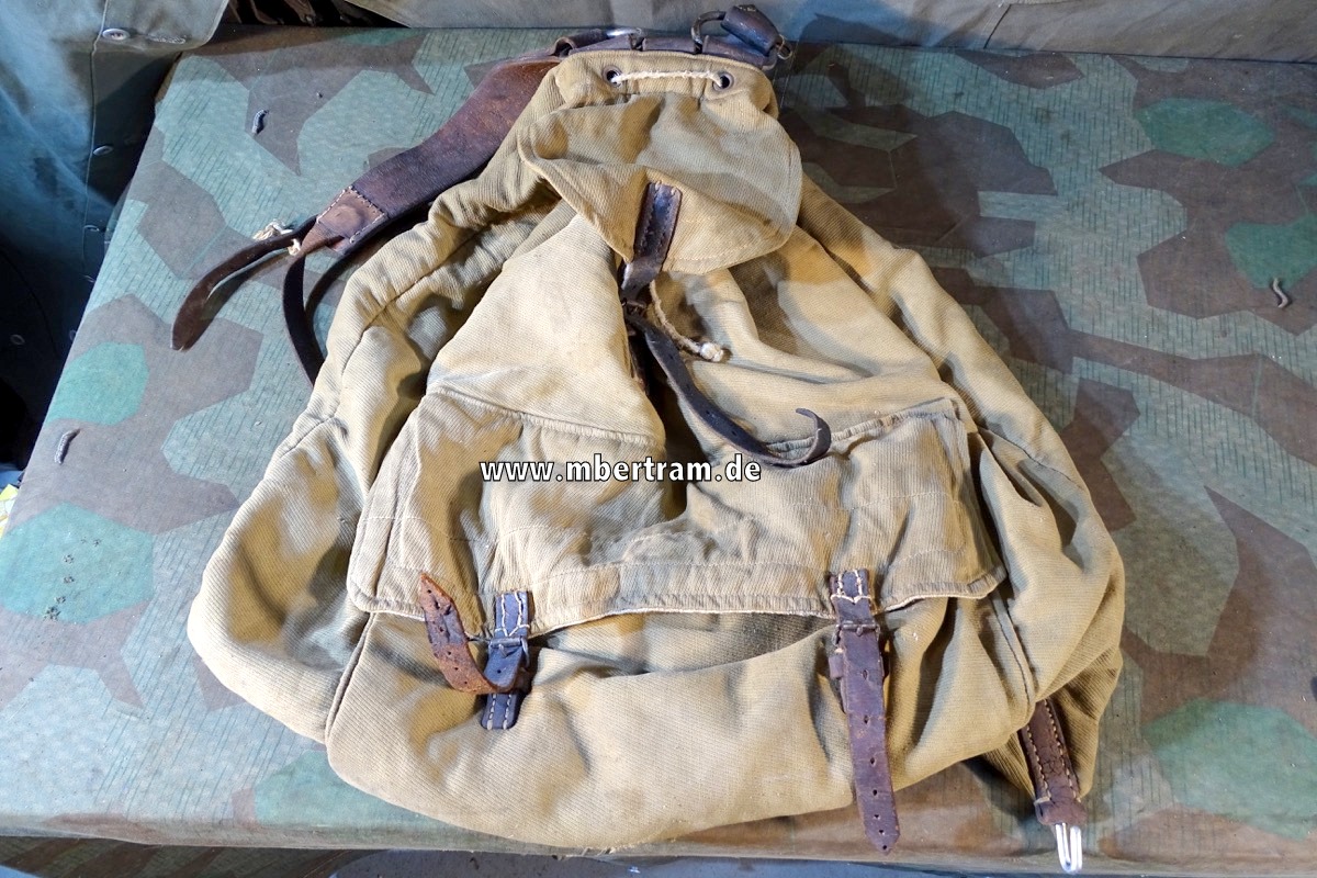 Afrika Korps Rucksack aus Kordstoff 1942, seltene Variante