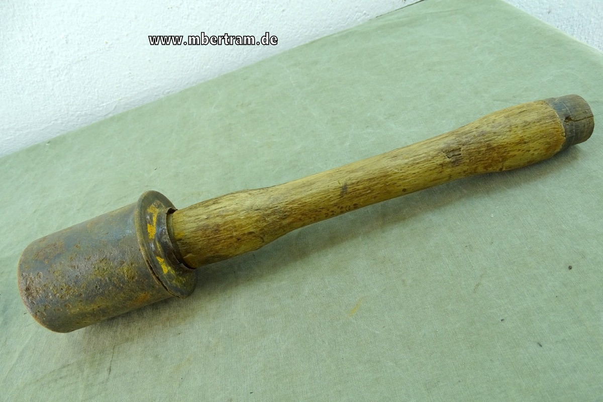 Wehrmacht / Waffen SS:  Bastlerstück Stielhandgranatee M 24, Originalteile