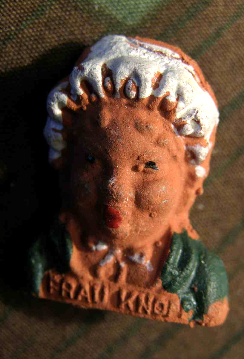 WHW "Fr. Knopp" , Serie "Wilhelm Busch Figuren" , Keramik