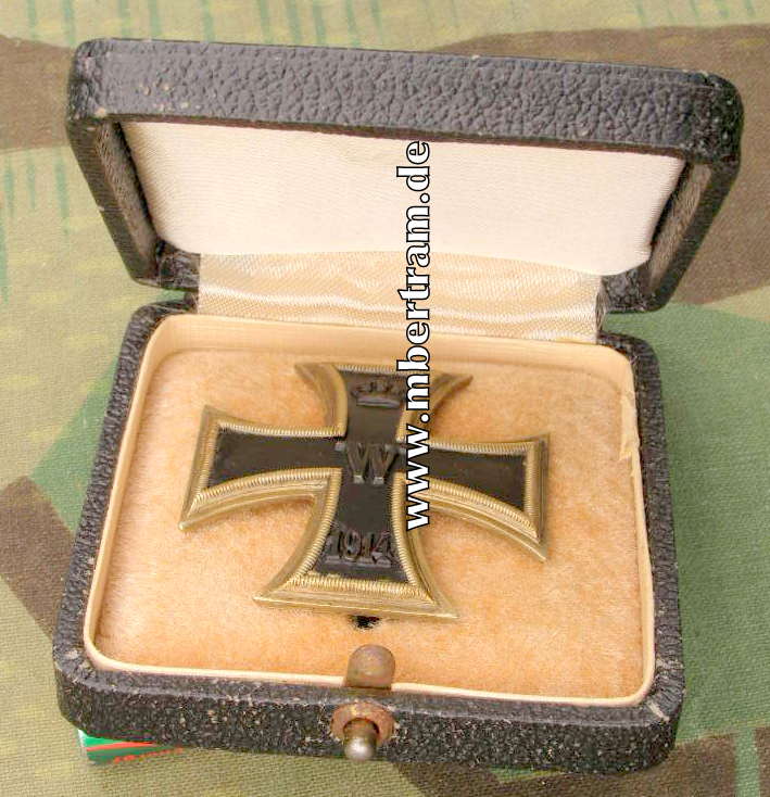 Eisernes Kreuz 1. Klasse 1914, gewölbt, in Schatulle