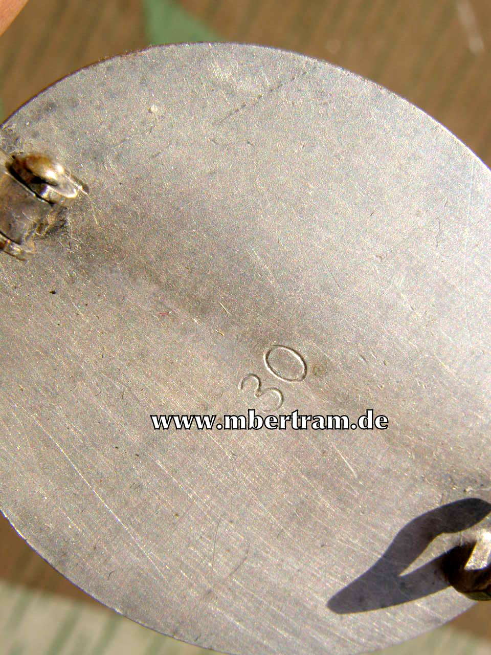 VERWUNDETEN ABZEICHEN 1939 BUNTMETALL IN SILBER HERSTELLER 30