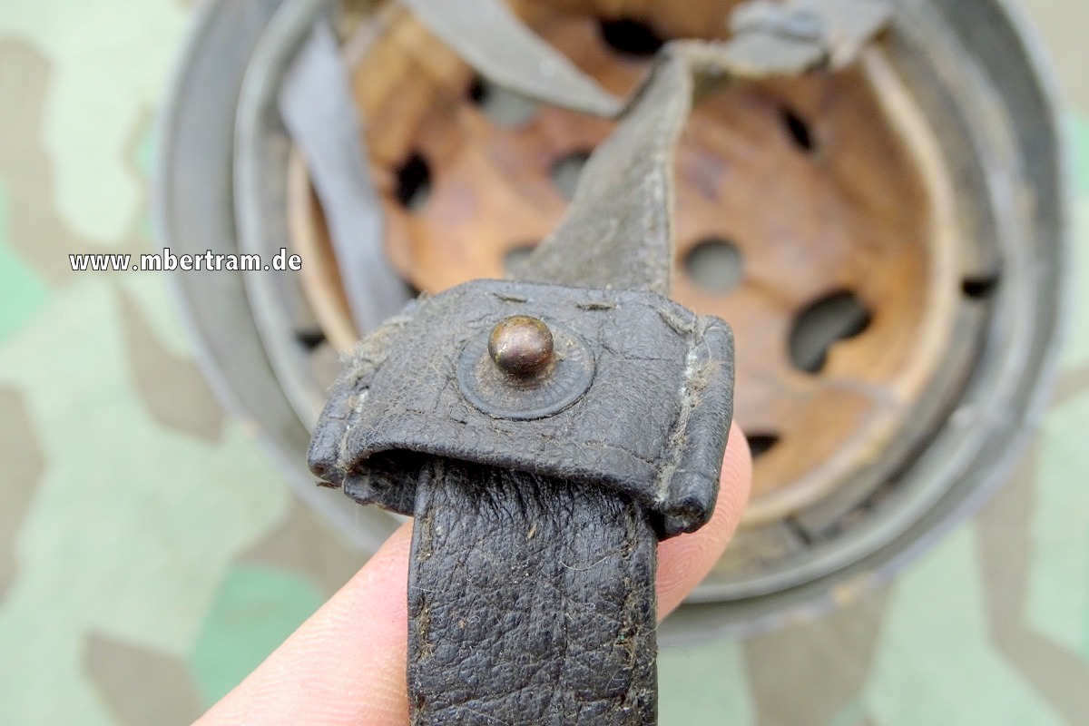 Luftwaffen Fallschirmjäger Helm  M 38, deutsch, 2. WK, Adlerwappen