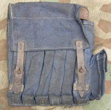 Blaue MP 40 6er Magazintasche, wohl Nachkriegsproduktion