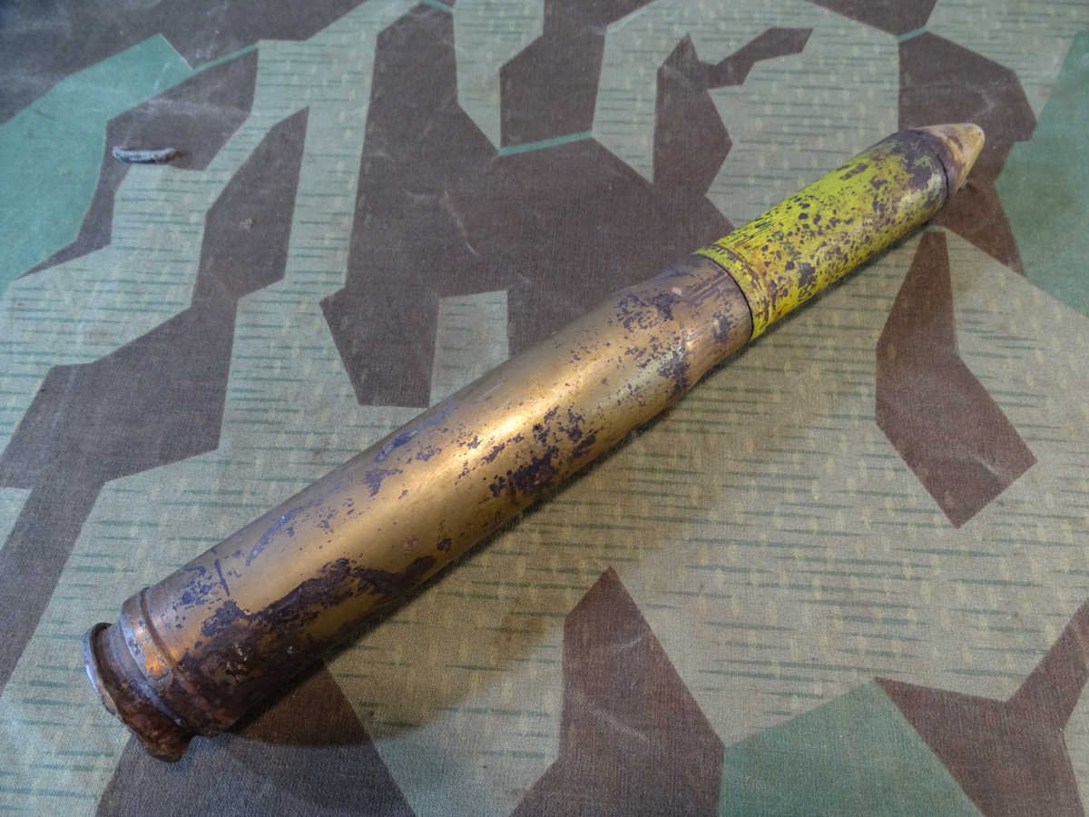 Deko-Patrone MK 103, 30 mm Bordkanone, Geschoss mit viel Originalfarbe und Stempeln, von 1944