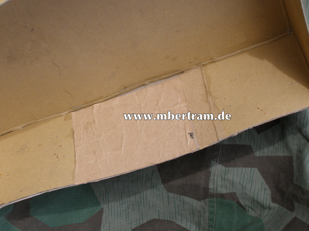 13516-21 Komplettes Luftschutz Gasjäckchen mit Behelfs Karton