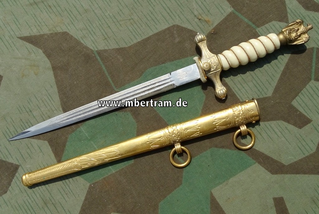 16014-1 Kriegsmarine Offiziersdolch zusammengesetzes Stück aus Original- u. Reproteilen