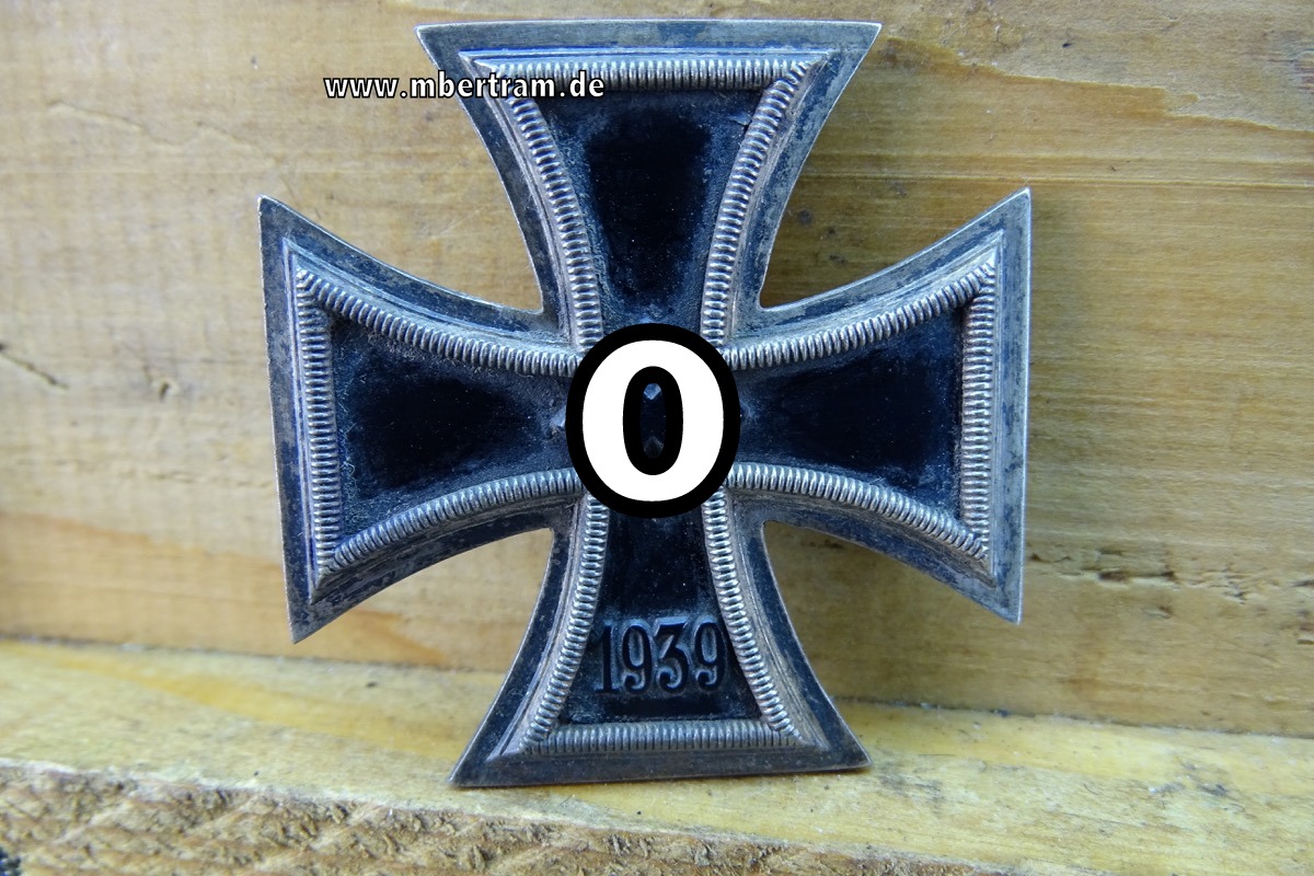 Eisernes Kreuz 1939 1. Klasse, Hst. Marke 4 - Steinauer & Lück Lüdenscheid