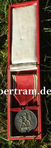 Medaille "13 März 1938" mit Band und Verleihungsschatulle
