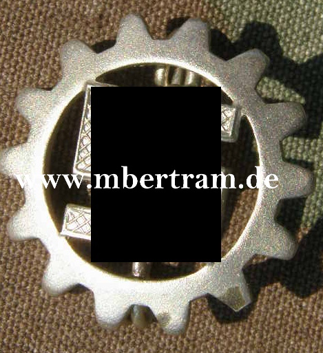 Mitgliedsabzeichen" DAF-Deutsche Arbeitsfront" Hst: 8