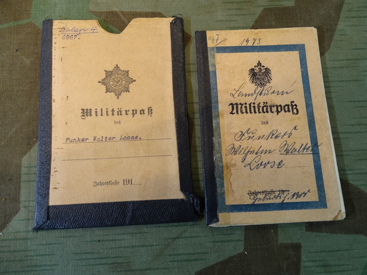 2 Wehrpässe 1. u 2. Weltkrieg mit 2 Hüllen u. Urkunde Ehrenkreuz f. Frontkämpfer 2 Wehrpässe 1. u 2. Weltkrieg mit 2 Hüllen u. Urkunde Ehrenkreuz f. Frontkämpfer