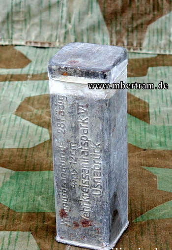 Wismutbrandbinde der Wehrmacht in Blechbehälter