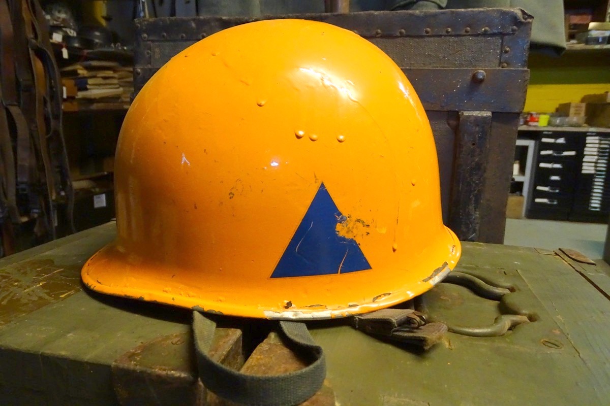 US Stahlhelm Modell 2. Weltkrieg, Modell 1944, Nachkriegs Innenhelm, Feuerwehrnutzung