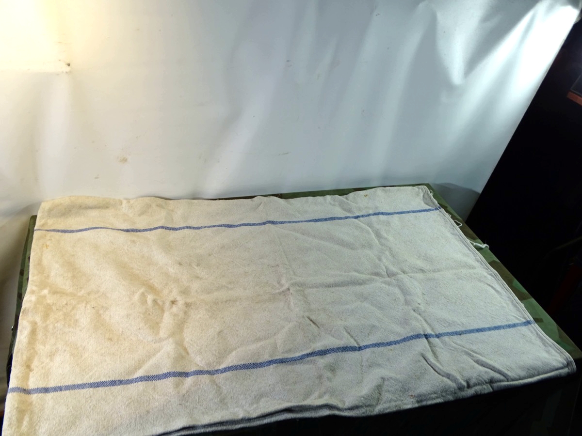 Verpflegunssack der Kriegsmarine, typische blaue Streifen. Variante ohne Datumsaufdruck- 