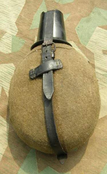 Wehrmacht Feldflasche M41 , Beriemung, Becher :C&amp;Cw43"