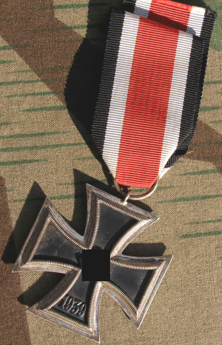 EISERNES KREUZ 1939 2. KLASSE AM BAND o.HERSTELLER