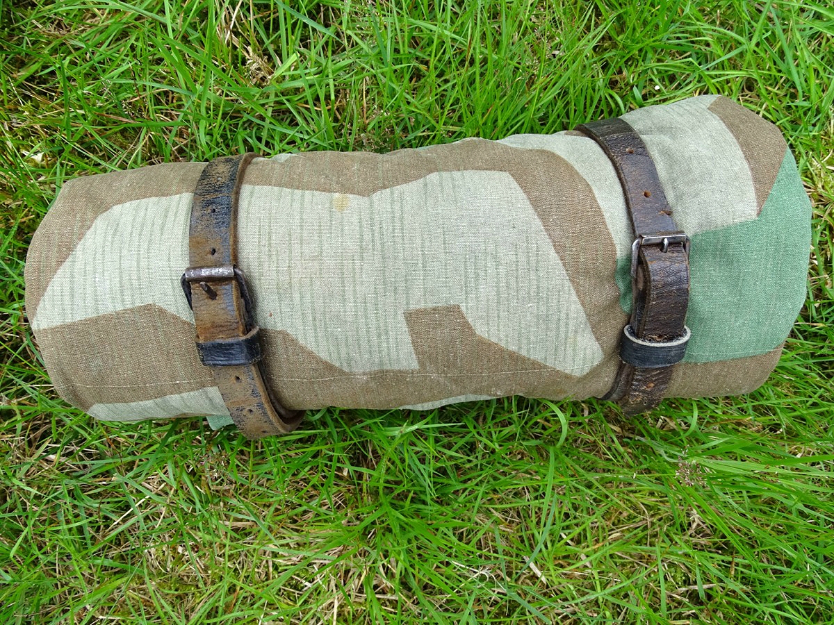 Dreieckszeltbahn Wehrmacht, Splitter Tarnmuster, um 1944, 2 Riemen (6)