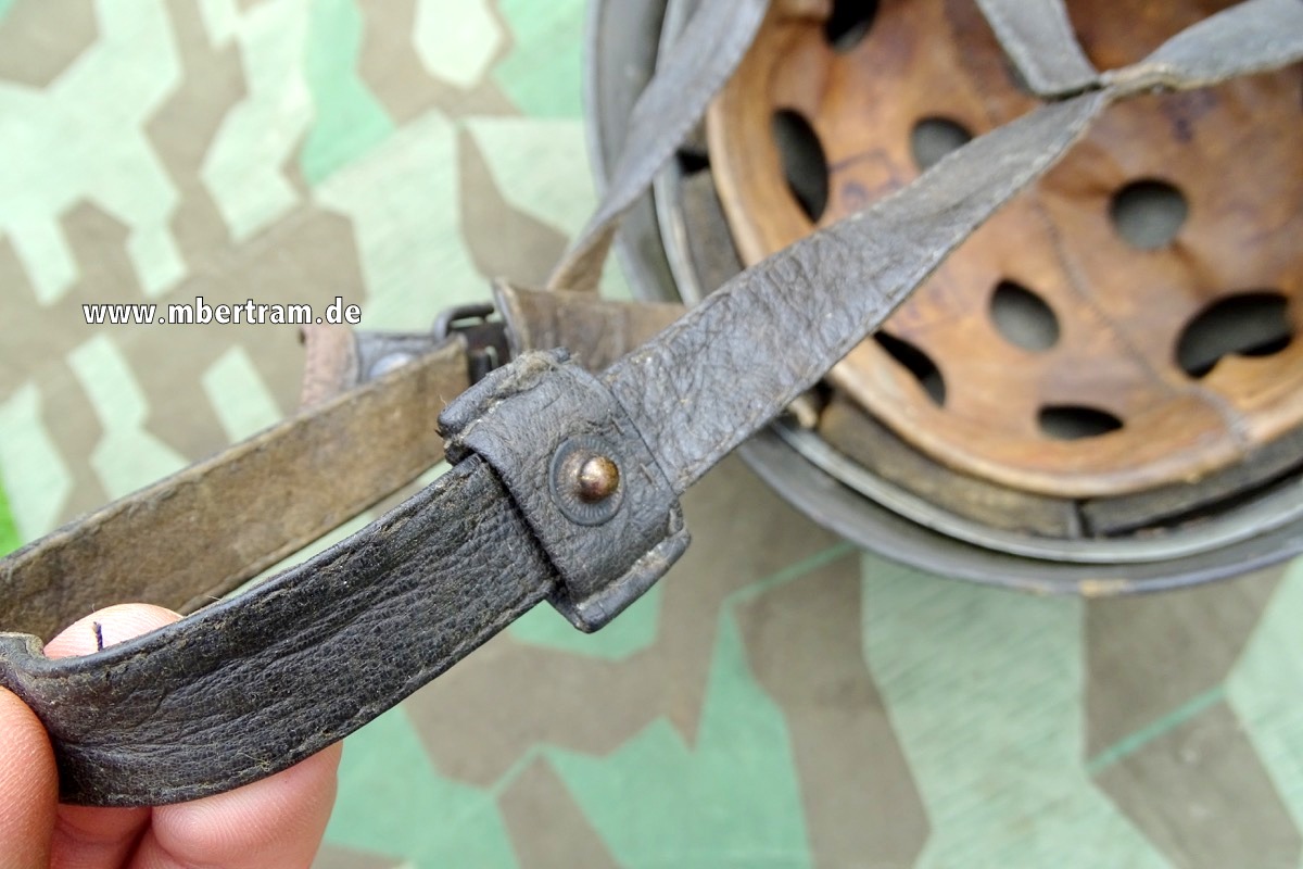 Luftwaffen Fallschirmjäger Helm  M 38, deutsch, 2. WK, Adlerwappen