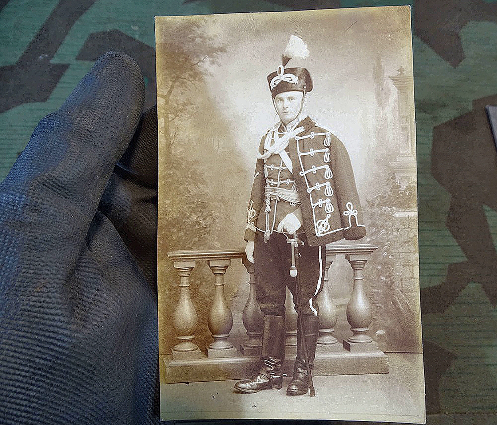 Studio Porträtaufnahme Husar des Rgt.  „Königin Wilhelmina der Niederlande“ (Hanno. Nr. 15