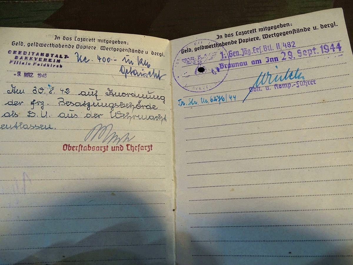 Soldbuch Grenadier Artur B, Jäger Ers. Btl. II/482, 5 Orden eingetragen Soldbuch Grenadier Artur B, Jäger Ers. Btl. II/482, 5 Orden eingetragen