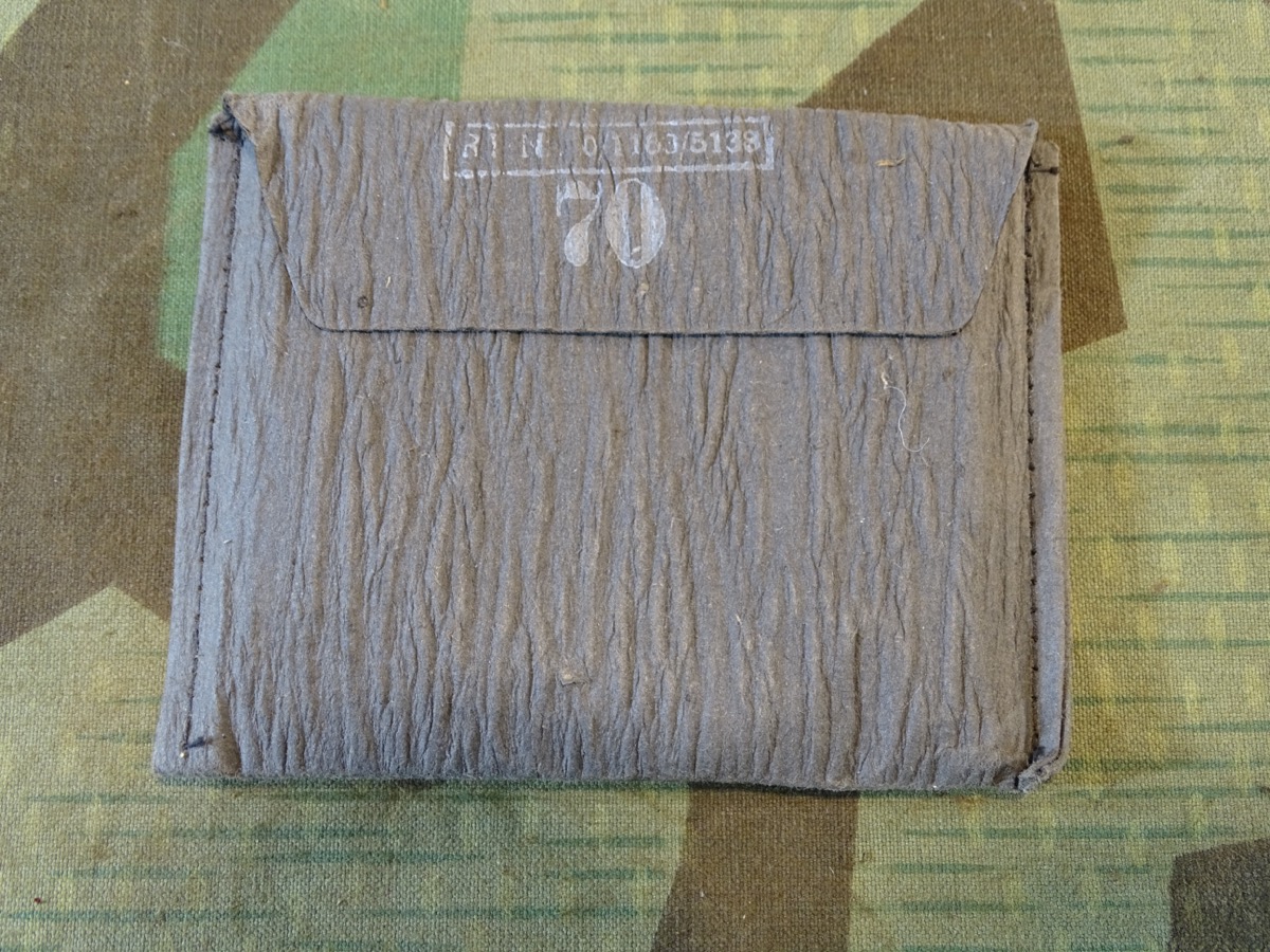 Staubbrille Wehrmacht, Augenschützer 42, mit feldgrauem Pappumschlag mit schöner RB Nr. 