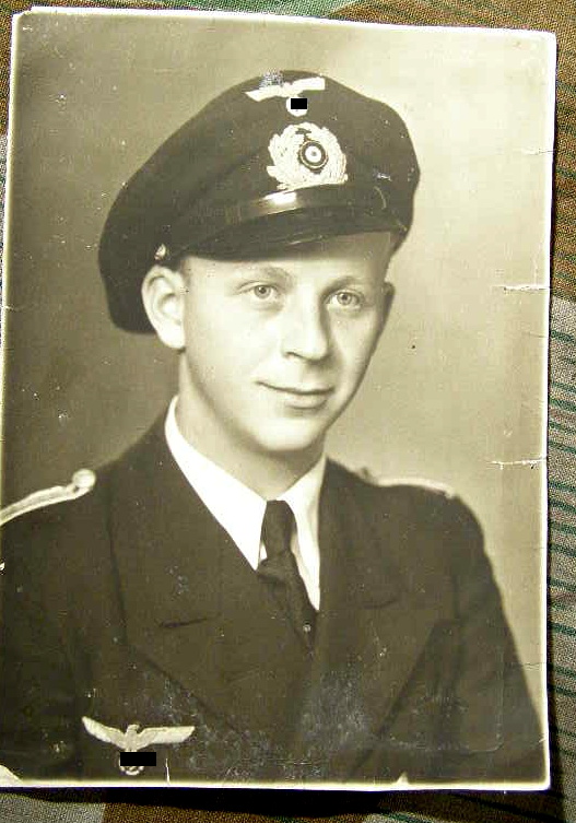Portraitfoto Albert Paul Oemisch, Fähnrich zur See U-999
