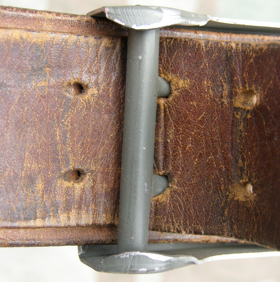 10055-6 SELTENES EXTREM SPÄTES SS Koppelschloß mit Riemen