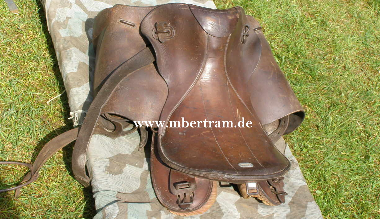 10240-3 Wehrmacht Kavallerie, Militärsattel. Mit WaA mit HK. 1939