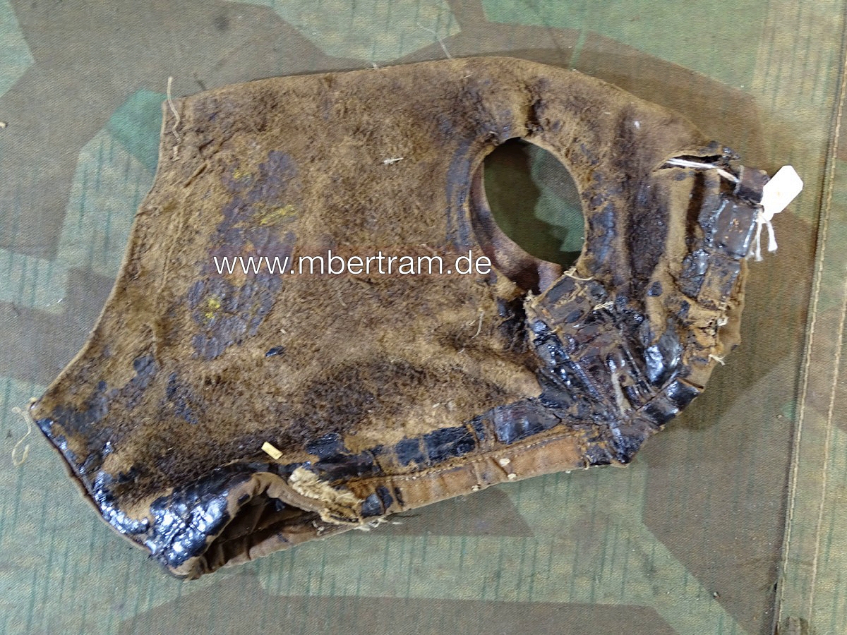 Lederkorpus von einer 1. Weltkriegs Gasmaske. Ohne Augenringe, Ventil, Riemen