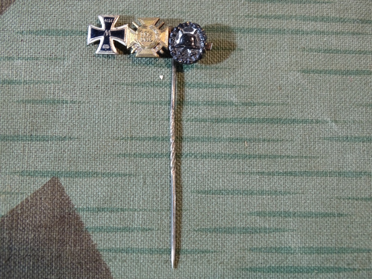 3er Miniaturenspange 1. Weltkrieg, EK 2, Ehrenkr. F.Frontkpf., Verwundeten Abz. Schwarz. 