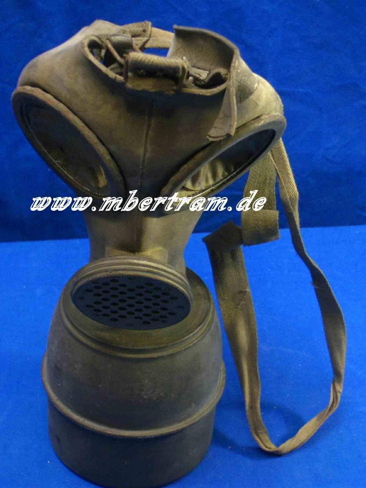 FRANZÖSISCHE GASMASKE M1940 MIT FILTER