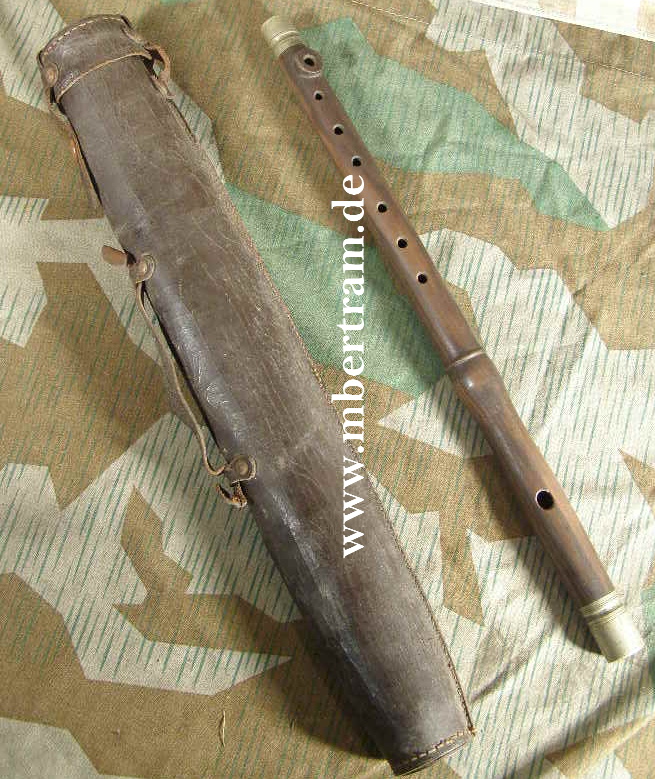 Preussische Militärflöte, Fa. Adler, 1916 mit Schutzhülle.