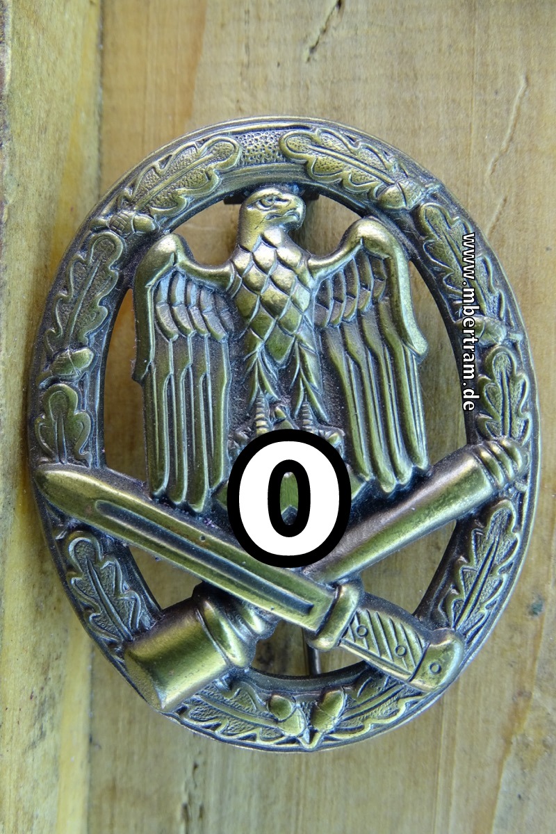 Allgemeines Sturmabzeichen, Buntmetall, hohl geprägt, versilbert, dunkel getönt