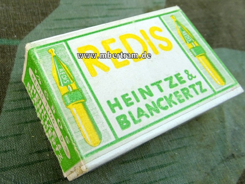 2 Schreibfederhalter mit Federnkarton, " Eigentum der Luftwaffe " ( FFS A/B Guben )