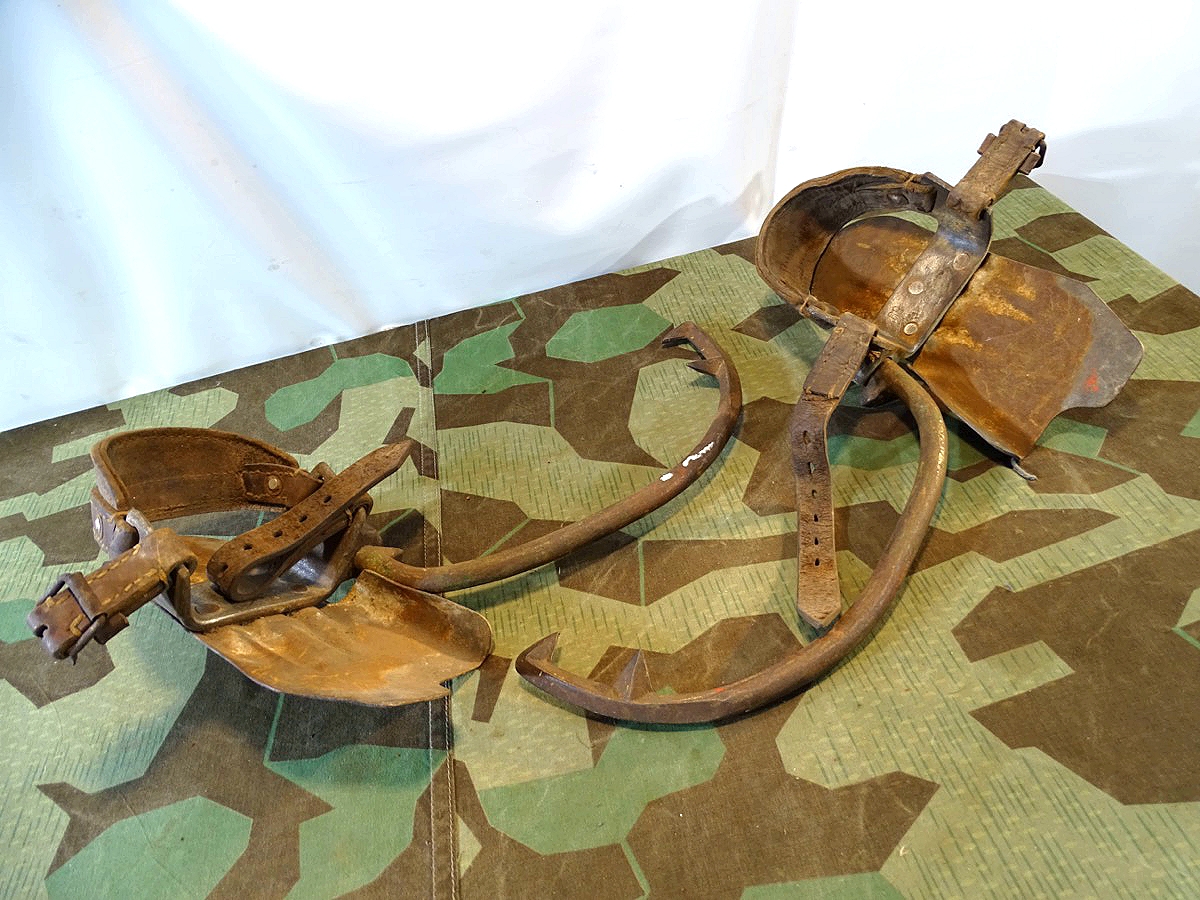 Wehrmacht Steigeisen Nachrichtentruppe, mit WaA und Herstellermarke
