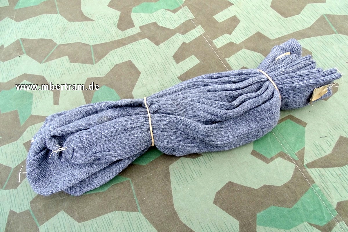 Waffen SS / Wehrmacht / Luftwaffe. 5 Paar neuwertige Militär Wollsocken, Gr. II