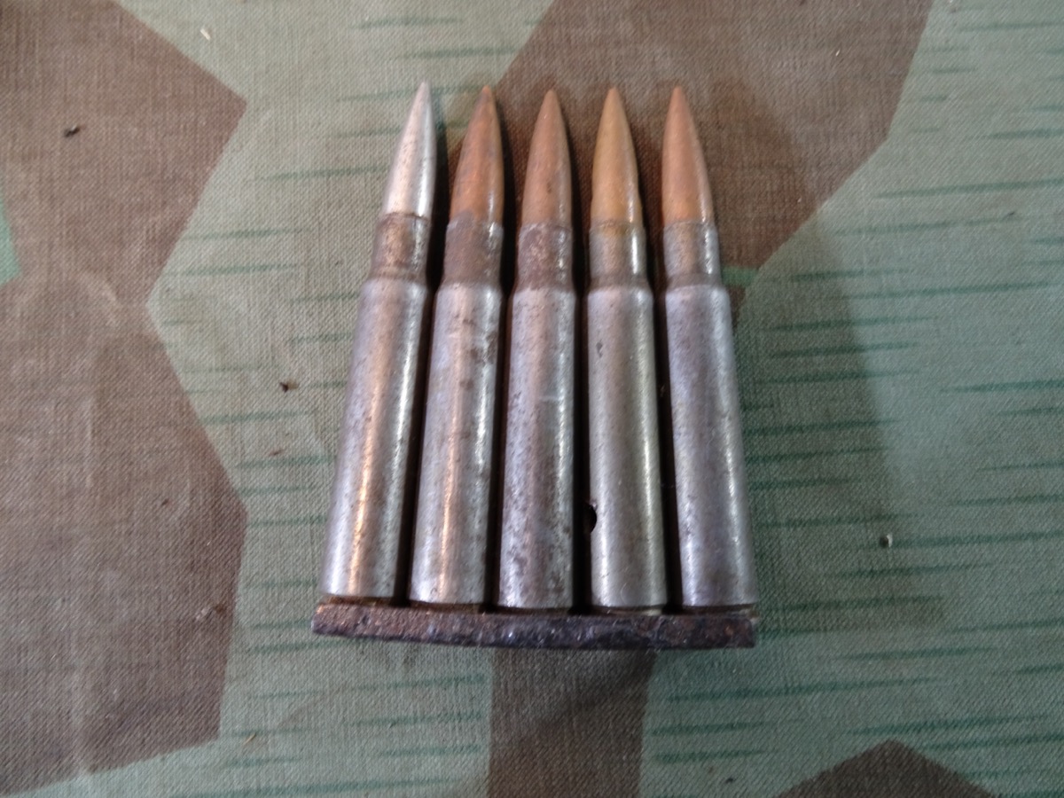 5 Wehrmachts Deko Patronen 8x57,  Stahlhülsen mit Ladestreifen, 1940