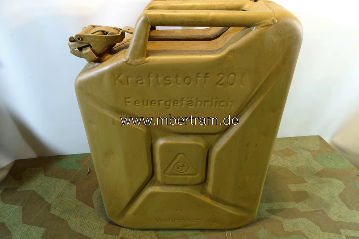 Benzin Kanister," Kraftstoff Feuergefährlich 1943", Wehrmacht, Lehmgelb