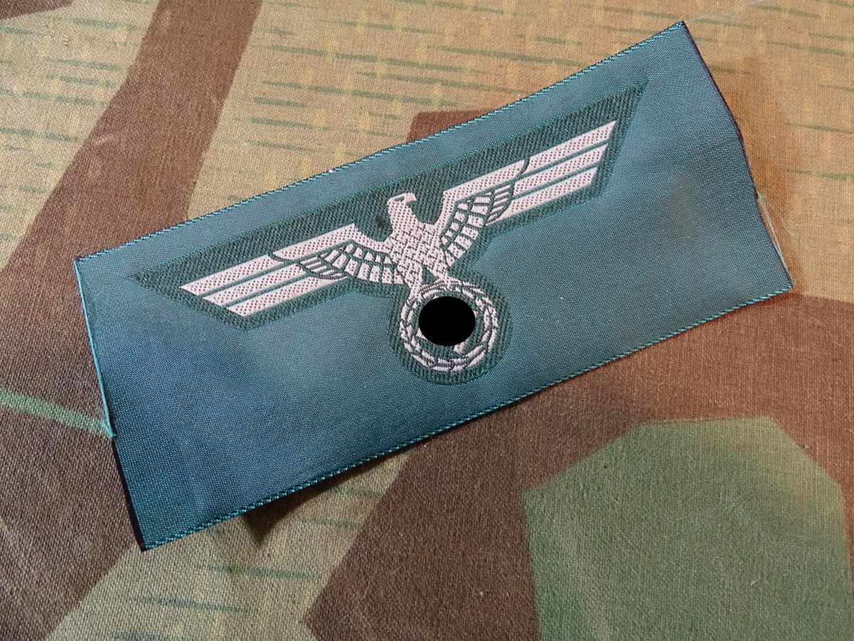 Replik:  Brustadler für die Feldbluse f. Manschaften des Heeres, Wehrmacht, gewebt