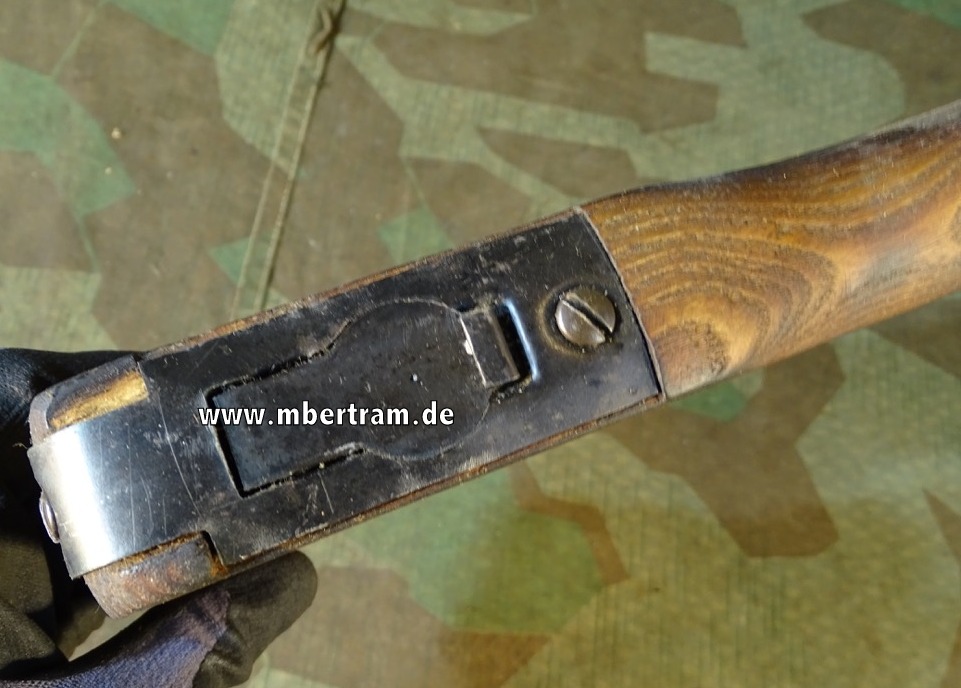Replik: Kolben für Wehrmachts Sturmgewehr Stgw. 44 mit Metallbeschlägen
