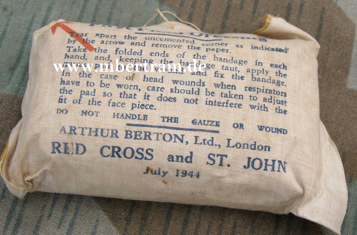 Englisches Verbandsmaterial " First Field Dressing" July 1944