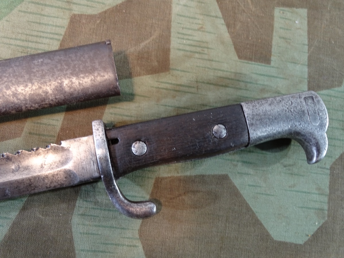 Aufpflanzbares Extra Seitengewehr KS 98 mit Sägerücken um 1915 Aufpflanzbares Extra Seitengewehr KS 98 mit Sägerücken um 1915