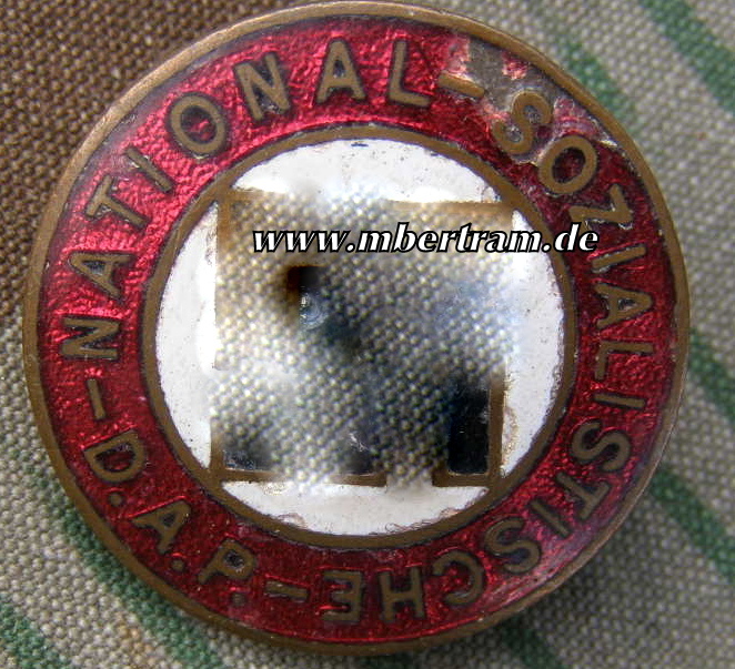 NSDAP Mitgliedsabzeichen, Emailschäden, frühes Stück
