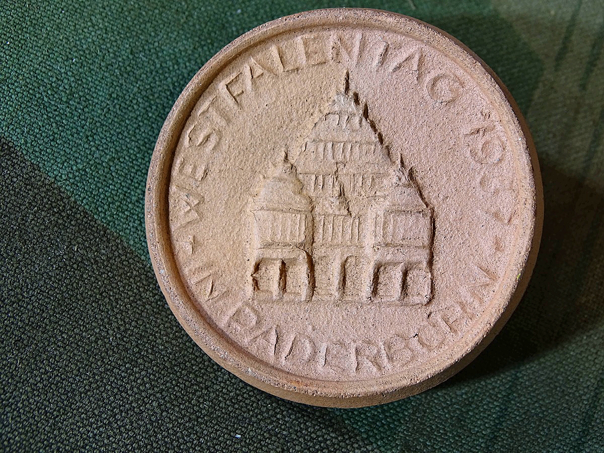 Treffabzeichen, Veranstalltungsabzeichen  Ton, Westfalentag 1937 Paderborn mit Nadelsystem.