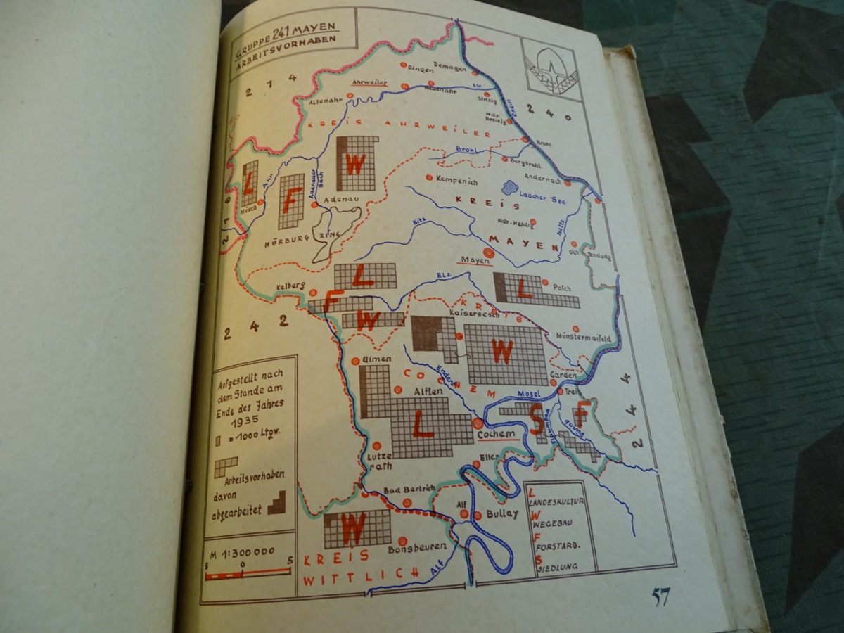 Gau Chronik über die Anfänge des Arbeitsgaues XXIV Mittelrhein. Seltenes und aufwendig gestalltetes Buch-