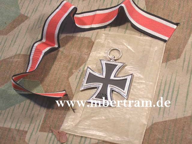 EISERNES KREUZ 1939 2. KLASSE AM BAND m. Verpackung