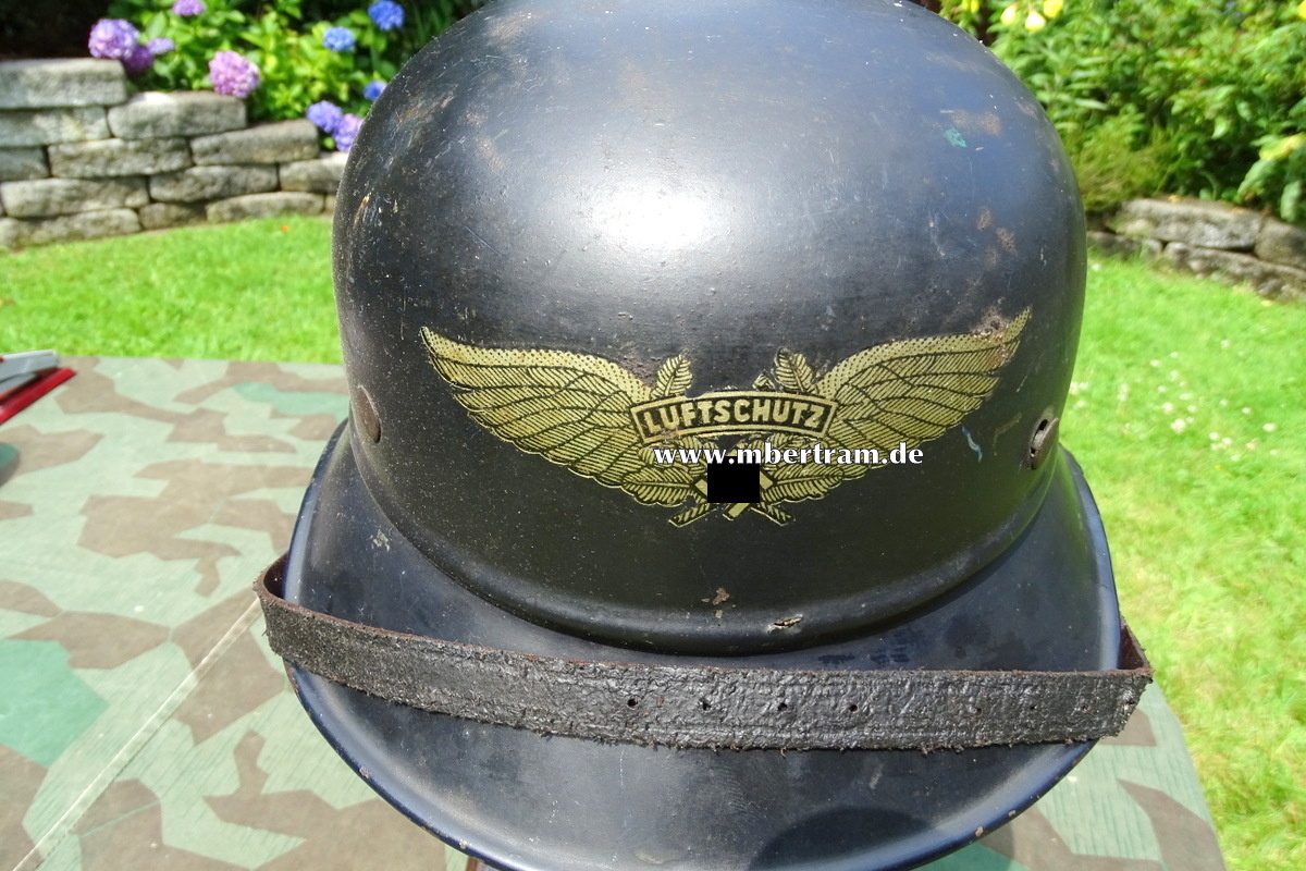 Luftschutzhelm, Gladiatorform m. Originalwappen
